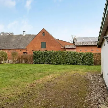 3 Bedroom Awesome In Tranekaer Holiday home Osterhuse